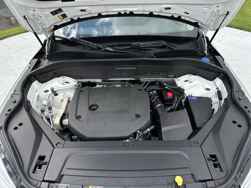 Used 2023 Volvo XC90 B6 Plus AWD/4WD image 36