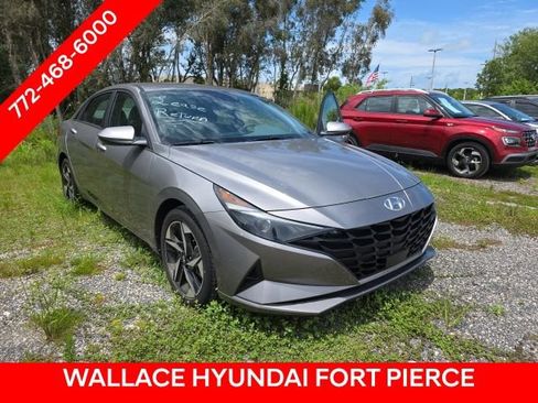 Used 2023 Hyundai Elantra SEL w/ Convenience Package FWD image 2
