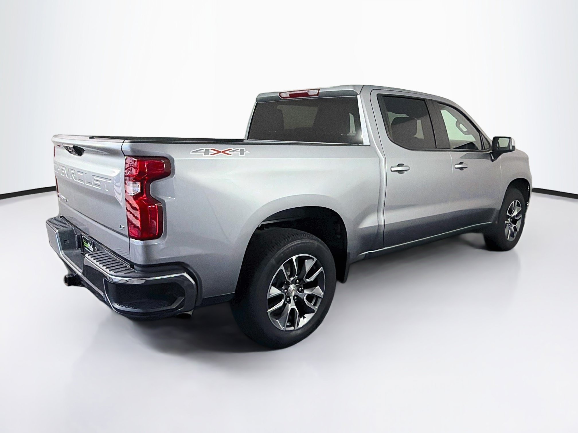 Used 2024 Chevrolet Silverado 1500 LT AWD/4WD image 9