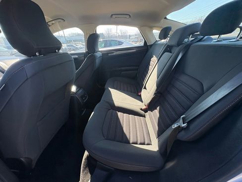 Used 2018 Ford Fusion SE image 11
