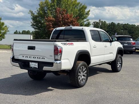 Used 2020 Toyota Tacoma TRD Off-Road AWD/4WD image 3