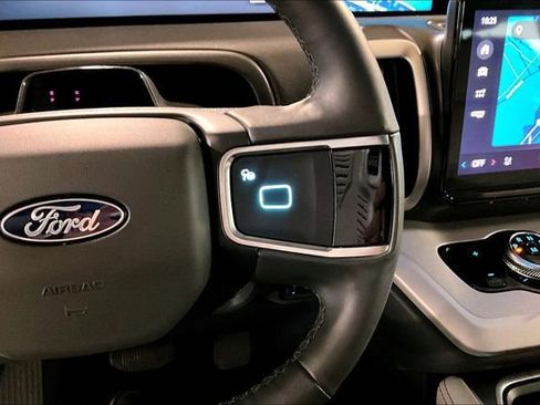 Used 2025 Ford Expedition Active AWD/4WD image 21