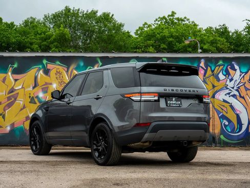 Used 2017 Land Rover Discovery SE AWD/4WD image 14