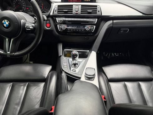 Used 2020 BMW M4 Convertible RWD image 12
