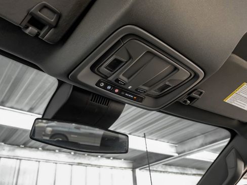 Used 2025 Chevrolet Silverado 2500 LT w/ Convenience Package image 23