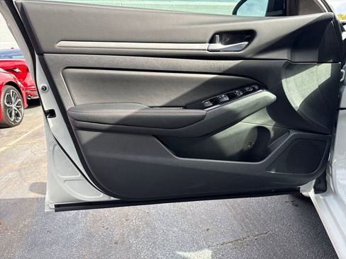 New 2025 Nissan Altima 2.5 SR w/ SR Premium Package image 10