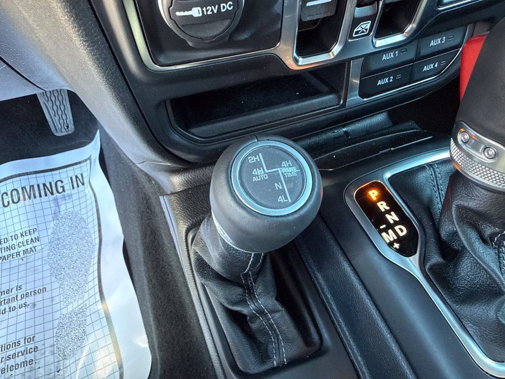 Used 2024 Jeep Wrangler Unlimited Sahara w/ Technology Group AWD/4WD image 30
