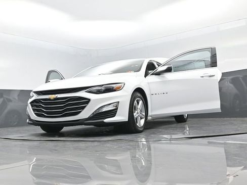 Used 2022 Chevrolet Malibu LT image 34