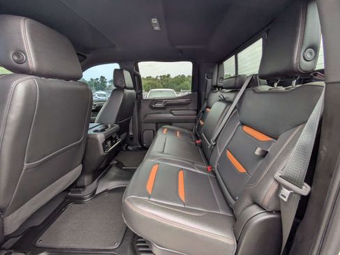 Used 2022 GMC Sierra 1500 AT4 w/ AT4 Premium Package AWD/4WD image 12
