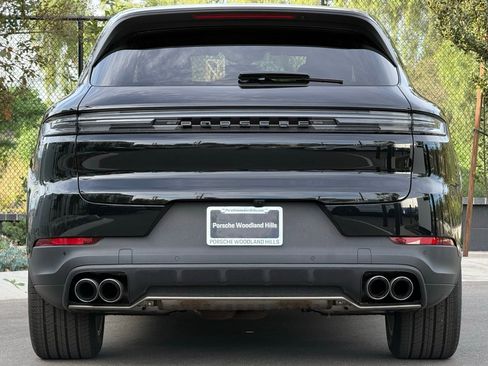 New 2025 Porsche Cayenne S AWD/4WD image 6