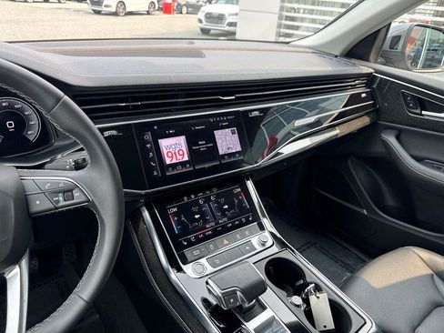 Used 2023 Audi Q8 Premium Plus AWD/4WD image 18