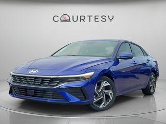 Certified 2025 Hyundai Elantra Limited FWD 360° Tour