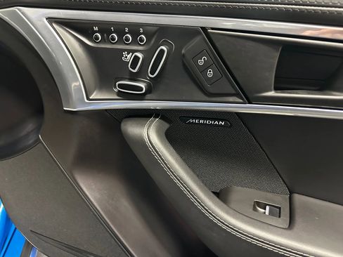 Used 2019 Jaguar F-TYPE Coupe image 19