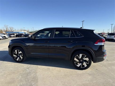 Certified 2025 Volkswagen Atlas Cross Sport SE image 7