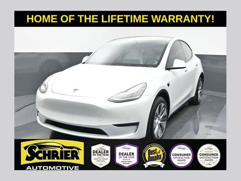 Used 2021 Tesla Model Y Long Range image 1
