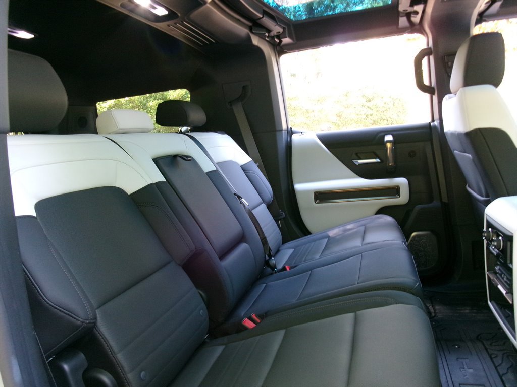Used 2024 GMC Hummer EV 2X AWD/4WD image 28