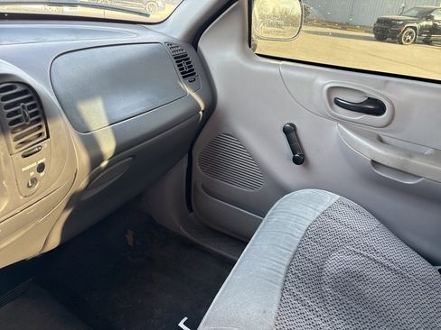 Used 1999 Ford F150 XLT image 15