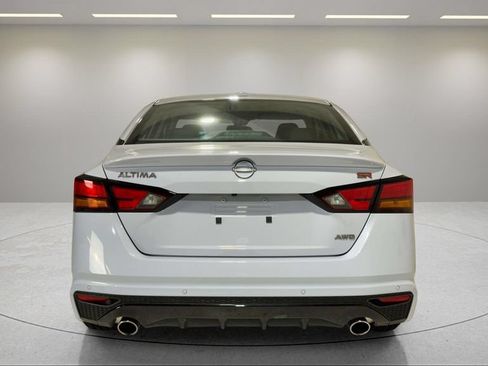 Used 2025 Nissan Altima 2.5 SR w/ SR Premium Package AWD/4WD image 4