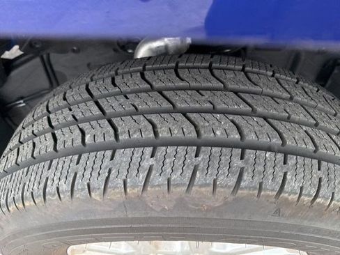 Used 2025 Toyota Tacoma SR5 image 4