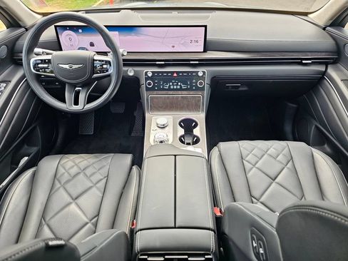 Certified 2025 Genesis GV80 3.5T Prestige AWD/4WD image 9