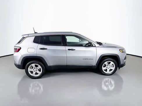 Used 2023 Jeep Compass Sport image 5