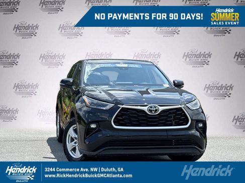 Used 2025 Toyota Highlander LE FWD image 1