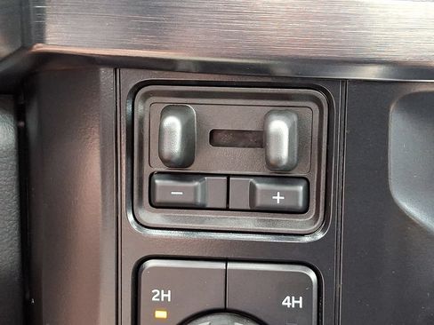 Used 2025 Ford F250 Lariat w/ Black Appearance Package AWD/4WD image 25
