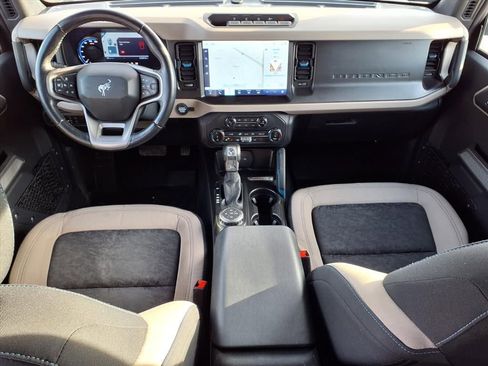 Used 2022 Ford Bronco Wildtrak image 13