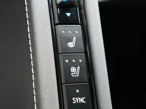 Used 2021 Chevrolet Corvette Stingray Preferred Cpe w/ Z51 Performance Package image 3