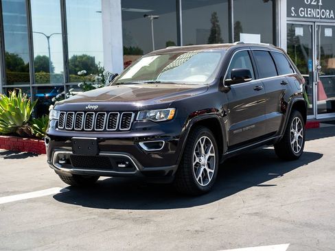 Used 2018 Jeep Grand Cherokee Limited AWD/4WD image 1