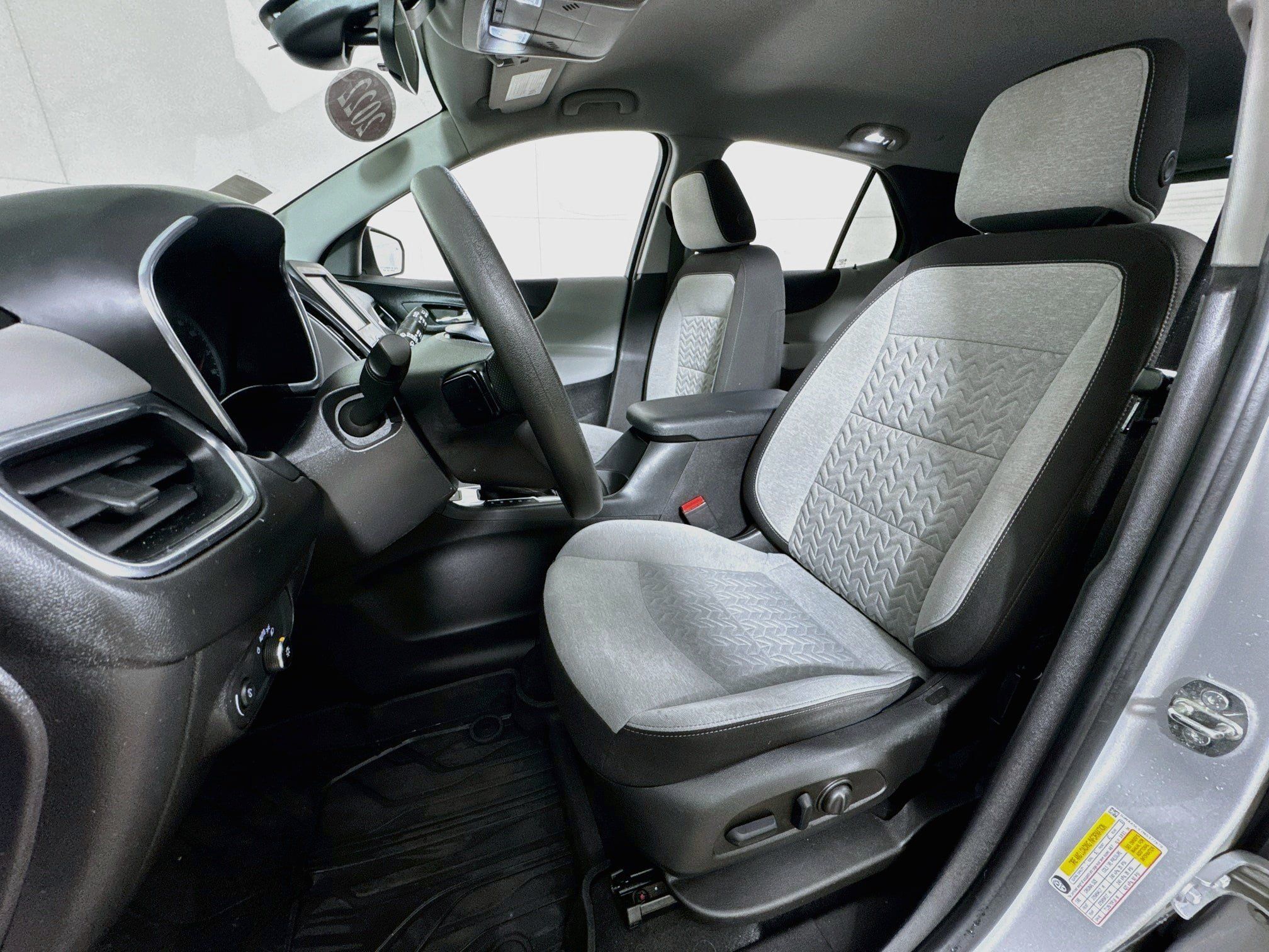 Used 2022 Chevrolet Equinox LS w/ LPO, Floor Liner Package AWD/4WD image 12