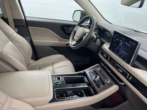 Used 2023 Lincoln Aviator Reserve w/ Equipment Group 201A AWD/4WD image 31