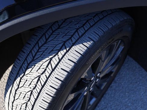 Used 2023 Chevrolet Traverse RS image 28