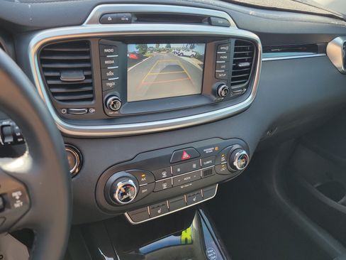 Used 2018 Kia Sorento EX FWD image 26