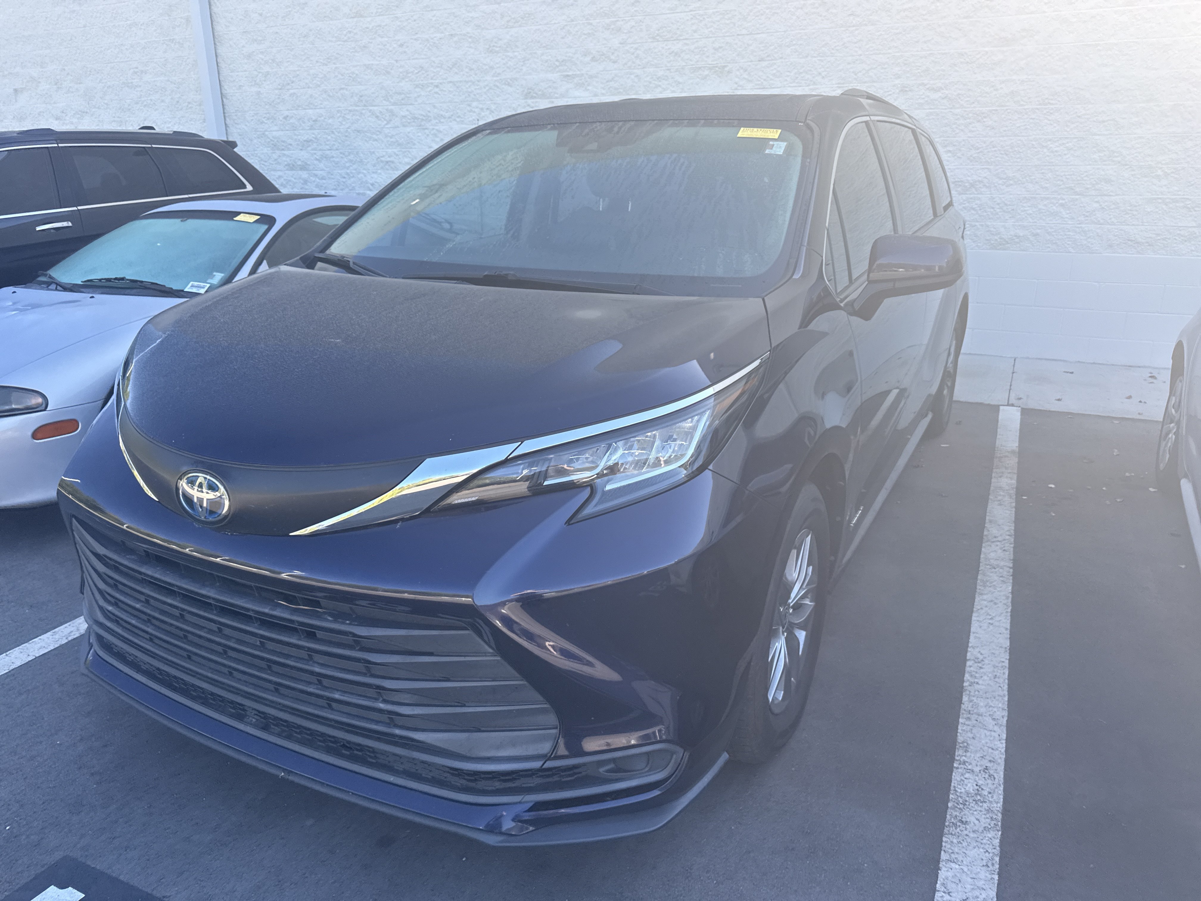 Used 2021 Toyota Sienna LE w/ LE Plus Package AWD/4WD image 38