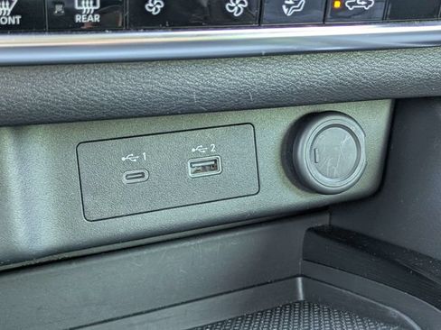 Used 2023 Nissan Rogue SV FWD image 21