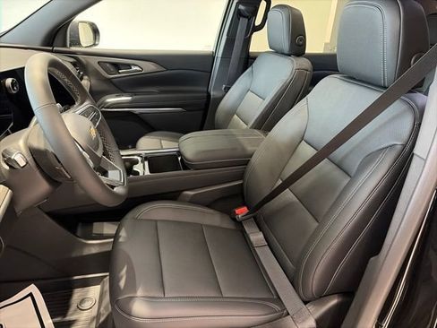 New 2027 Chevrolet Traverse LT w/ Sun and Wheel Package AWD/4WD image 12