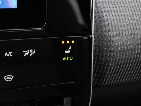 Used 2024 Subaru Solterra Premium image 34