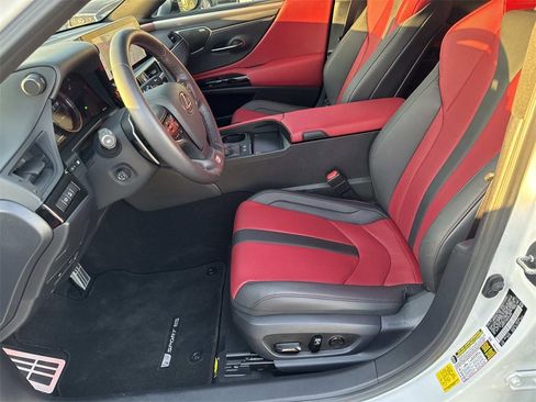 Used 2024 Lexus ES 300h F Sport image 15