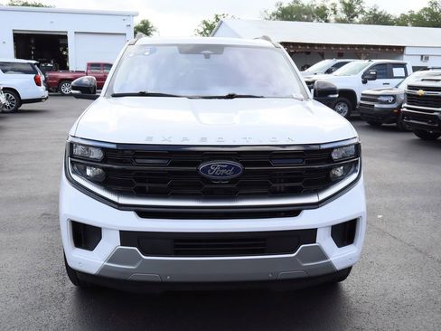 Used 2025 Ford Expedition Max Platinum AWD/4WD image 4