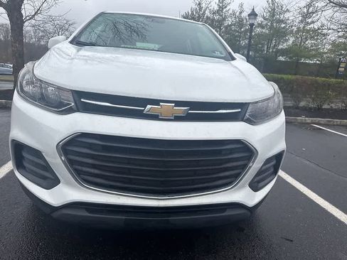Used 2017 Chevrolet Trax LS image 2