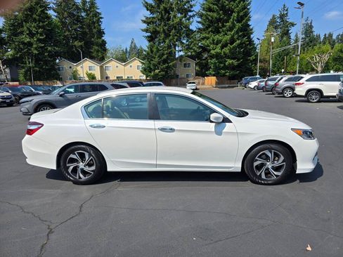 Used 2016 Honda Accord LX image 13