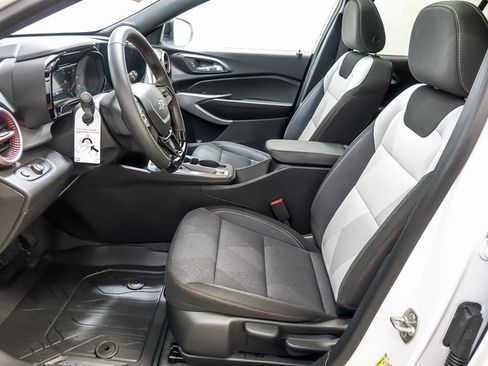 New 2026 Chevrolet Trax RS w/ Sunroof Package image 9