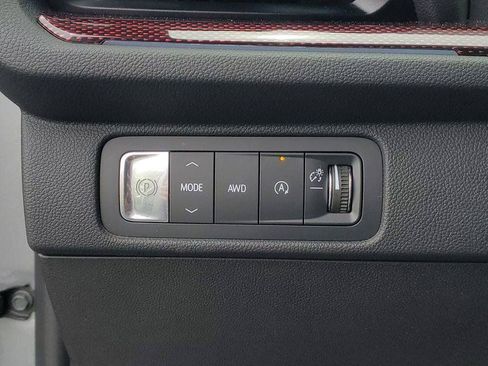 Certified 2024 Chevrolet Traverse RS AWD/4WD image 9