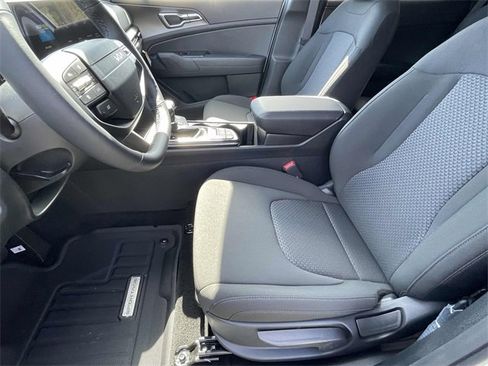 New 2026 Kia Sportage LX image 17