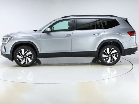New 2026 Volkswagen Atlas SE image 2
