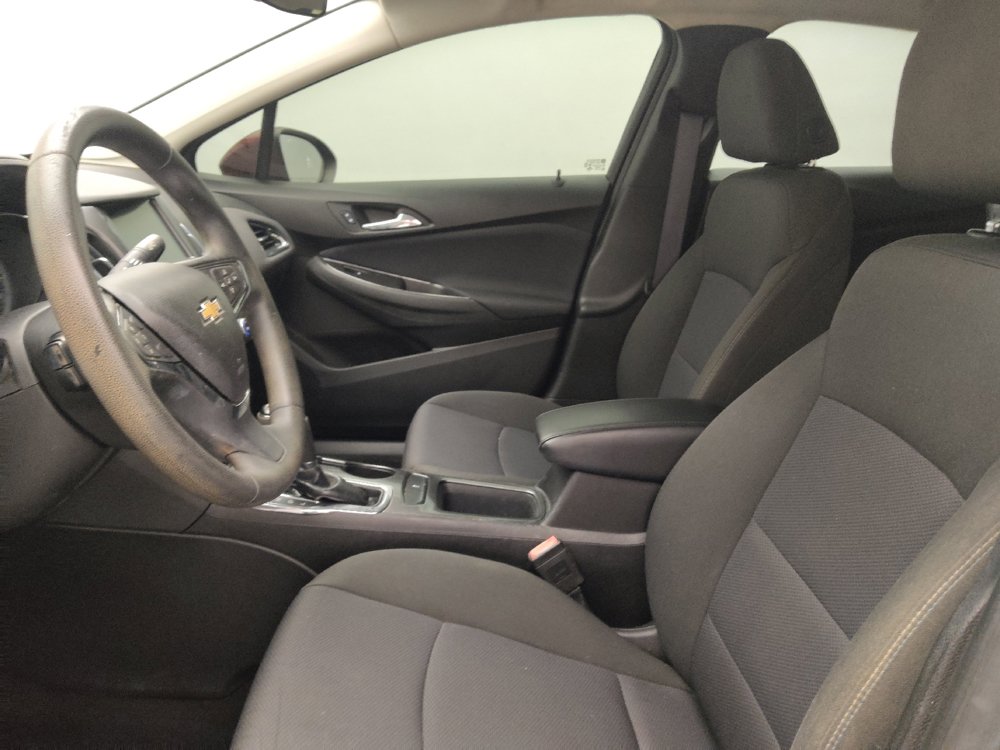 Used 2017 Chevrolet Cruze LT FWD image 17