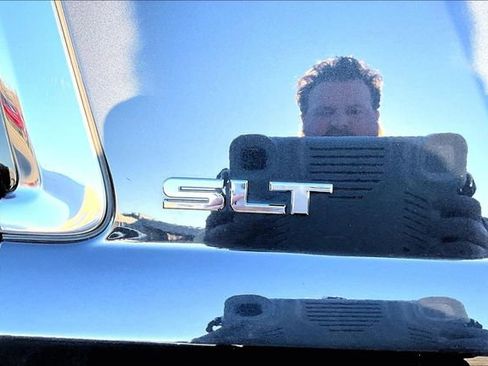 Used 2020 GMC Yukon SLT w/ Premium Edition image 24