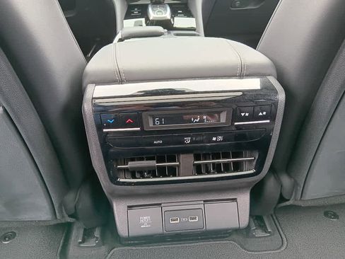 Used 2023 Acura MDX SH-AWD w/ Technology Package image 12