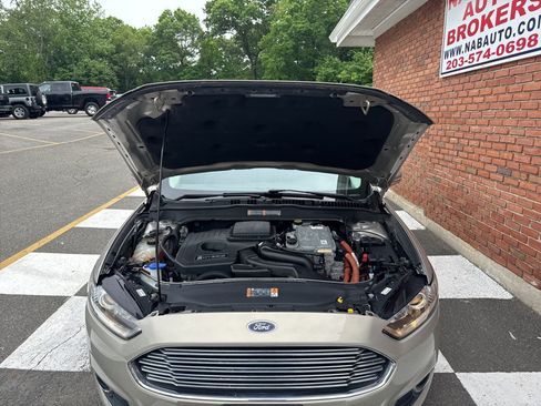 Used 2015 Ford Fusion SE w/ Equipment Group 502A FWD image 33